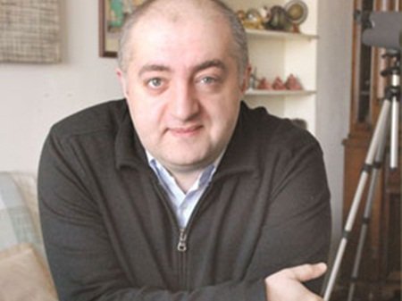 „გიგა ბოკერიას ცოლმა, ამერიკის სახელმწიფო დეპარტამენტის განცხადება გააყალბა - შენ თუ ამ ტექსტში არ ანახებ ერს სიტყვას "დაჟინებით", პირადად მე გნიშნავ ტროლებისა და ბოტების ფაბრიკის დირექტორად!“